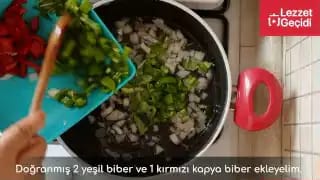 Ankara Tava Tarifi Tencerede Tavuklu Şehriye Pilavı Nasıl Yapılır – videodan kare