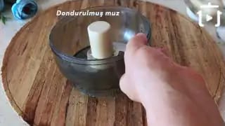 Aşırı Lezzetli Evde Gerçek Dondurma Tarifi – videodan kare