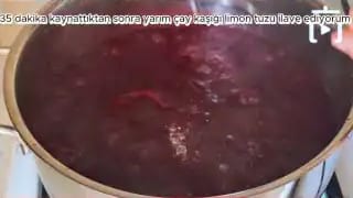 Çilek Reçeli Tarifi – videodan kare
