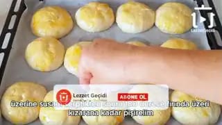 Yumuşacık Bayatlamayan Kolay Poğaça Tarifi Nasıl Yapılır – videodan kare