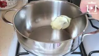 Davet Sofralarına Yakışan Yapımı Kolay Görüntüsü Lezzeti Efsane Kebap Bohça Kebabı – videodan kare