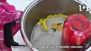 En Kolay Kışlık Domates Saklama Yöntemi – videodan kare