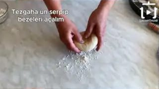 El Açması Ispanaklı Börek Tarifi – videodan kare