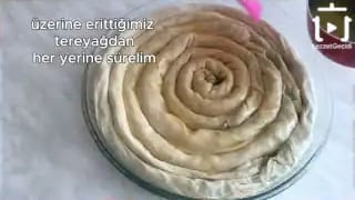 El Açması Ispanaklı Börek Tarifi – videodan kare
