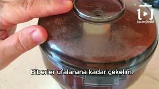 En Kolay Yöntem ile Pul Biber Nasıl Yapılır – videodan kare
