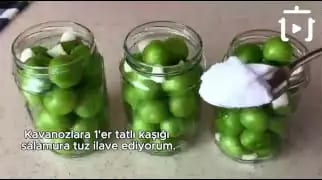 Erik Turşusu Nasıl Yapılır Yeşil Erikli Ekşi Turşu Tarifi – videodan kare