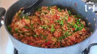 Etli Biber Dolması Nasıl Yapılır – videodan kare