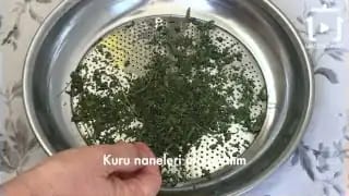 Evde Tamamen Doğal Yöntemle Nane Nasıl Kurutulur – videodan kare