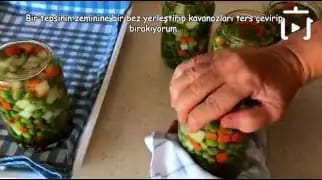 Garnitür Konservesi Nasıl Yapılır – videodan kare