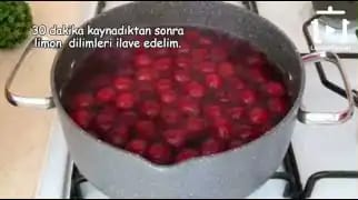 Kiraz Suyu Nasıl Yapılır – videodan kare