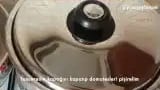 Domates Konservesi Nasıl Yapılır – videodan kare