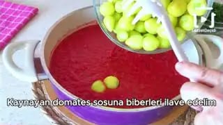 Öyle Bir Soslu Biber Turşusu Tarifim Var ki – videodan kare