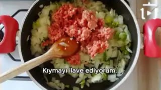 Patlıcan Musakka Nasıl Yapılır – videodan kare