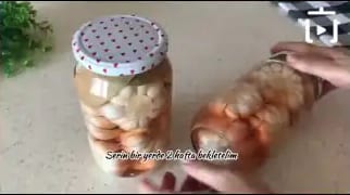 Sarımsak Turşusu Nasıl Yapılır Tarifi – videodan kare