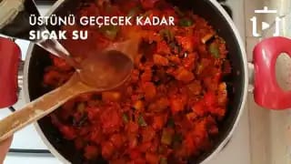 Sebzeli Bulgur Pilavı Tarifi Nasıl Yapılır – videodan kare