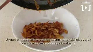 Soğan Mezesi Tarifi Nasıl Yapılır – videodan kare