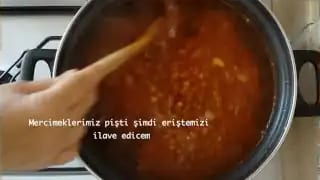 Yeşil Mercimekli Erişte Çorbası Tarifi – videodan kare