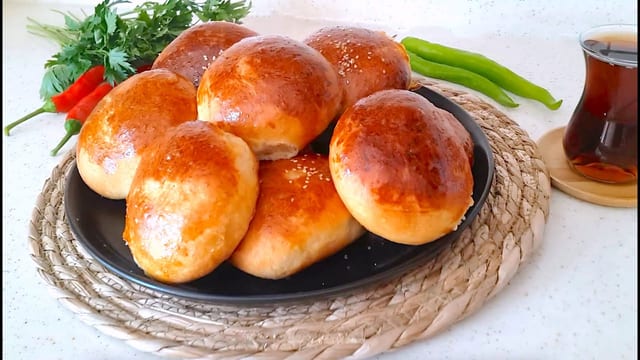 Yumuşacık Bayatlamayan Kolay Poğaça Tarifi Nasıl Yapılır