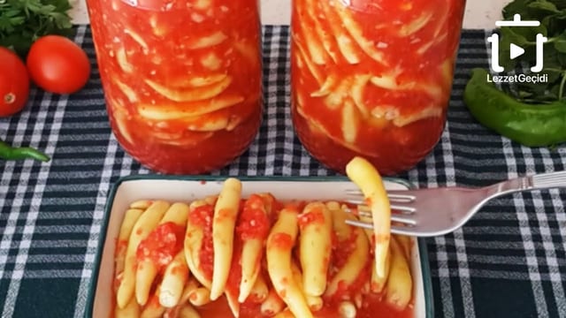 Domates Soslu Süs Biber Turşusu Tarifi (1 Litrelik Cam Kavanozda Nasıl Yapılır)