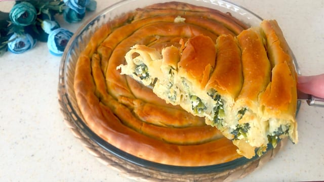 El Açması Ispanaklı Börek Tarifi