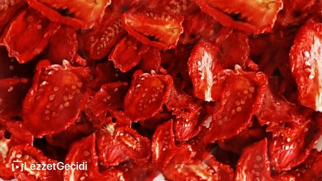 Ev Yapımı Domates Kurutma Tarifi