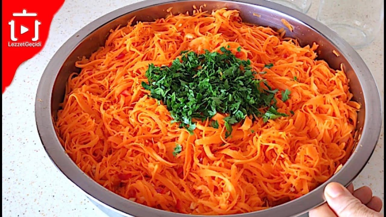 Evde Kolay ve Lezzetli Havuç Turşusu Nasıl Yapılır