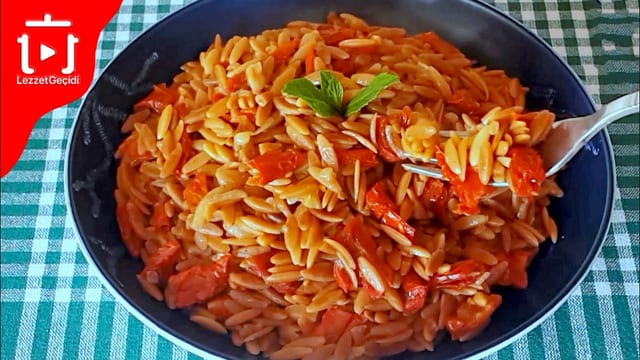 Kuru Domatesli Arpa Şehriye Pilavı Nasıl Yapılır
