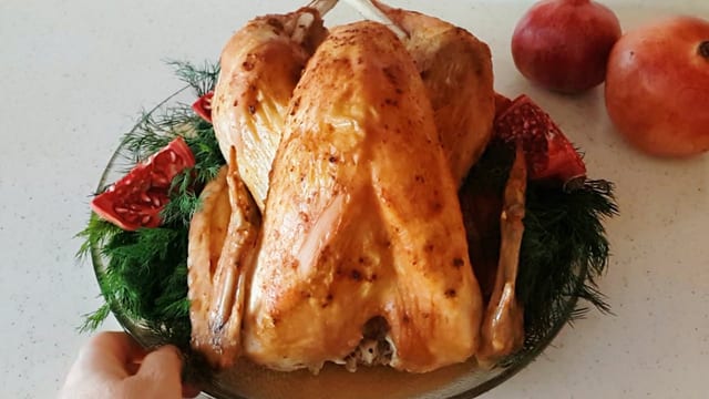 Püf Noktalarıyla Fırında Hindi Nasıl Pişirilir