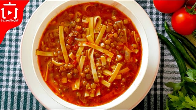 Yeşil Mercimekli Erişte Çorbası Tarifi