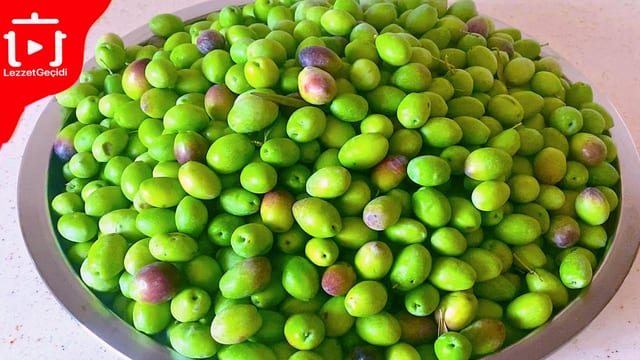 Yıllarca Erime Bozulma Yapmayan En Garantili Yöntemle Kırma Yeşil Zeytin Nasıl Yapılır
