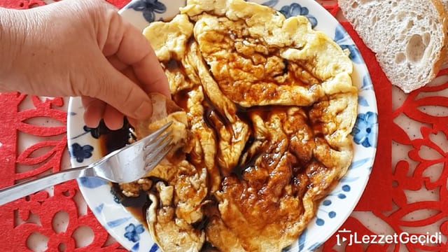 Yöresel Pekmezli Yumurta Tarifi Kayganak Nasıl Yapılır
