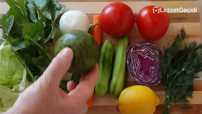 Avokado Salatası Nasıl Yapılır En Sade Tarifi