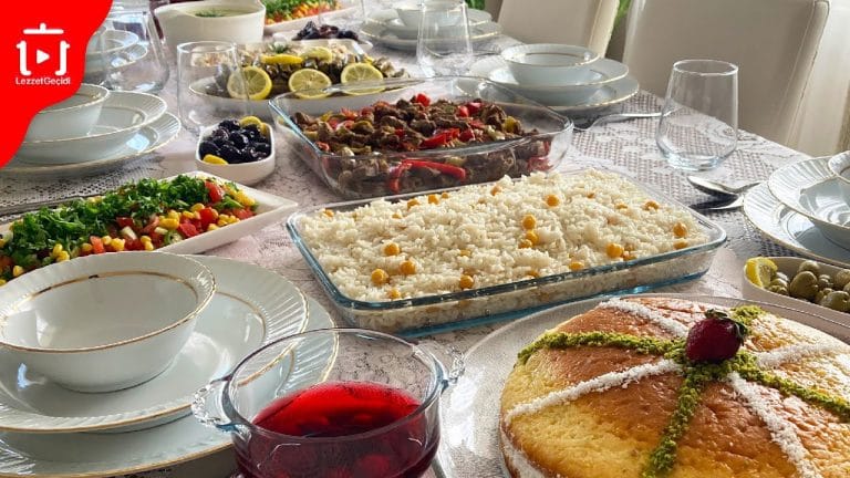 İftar Menüsü İçin 7 Çeşit Yemek Tarifi – Çorba, Zeytinyağlı, Ana Yemek, Tatlı, Lezzet Geçidi